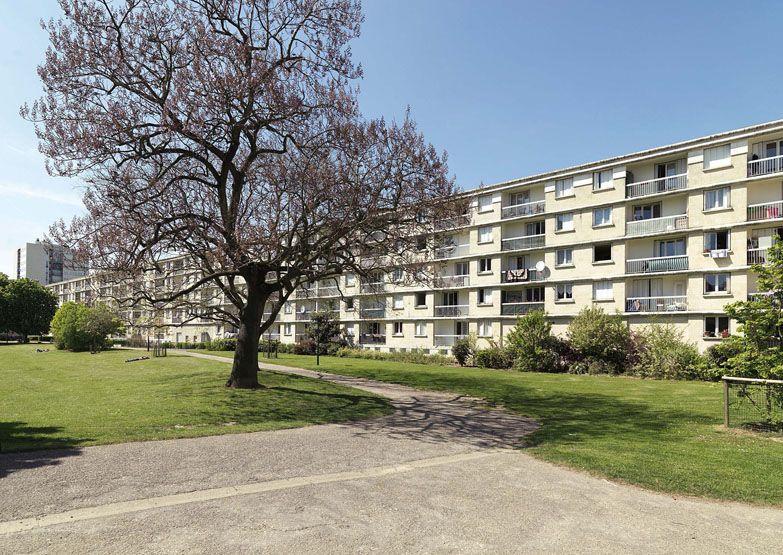 Façade arrière sur jardin de la barre A.