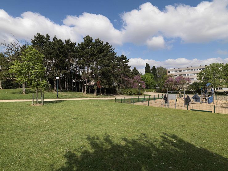 Aires de jeux du parc Descartes.