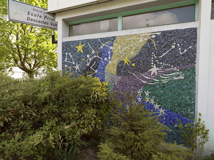 Groupe scolaire Descartes, allée de Champagne. Mosaïque murale.