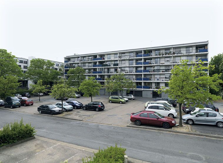 La barre J vue depuis le parking.