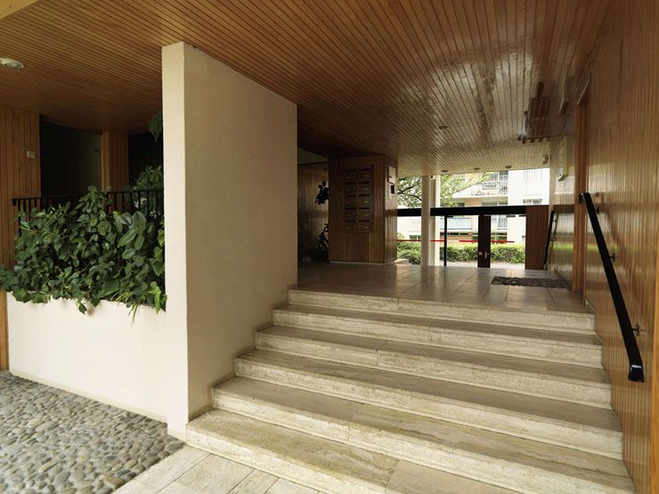 Le hall d'entrée de la barre F, résidence Etats-Unis et Japon.