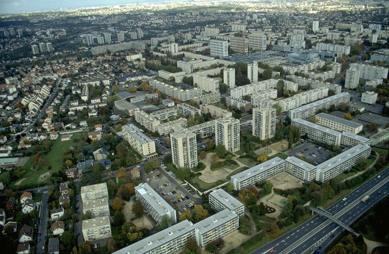 Vue aérienne du grand ensemble. Photographie, 15/10/2000. (Direction Régionale de l'Equipement Ile-de-France, 17899)