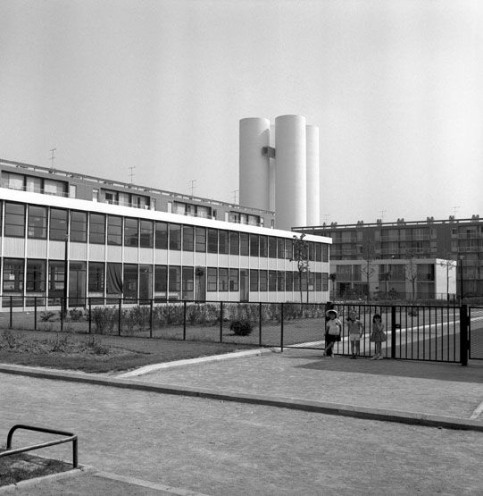 L'école maternelle Albert Camus, avenue de la République. Photographie, 1964. (Ministère de l'Ecologie, MRU 41769007)