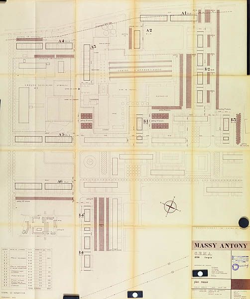 Plan masse de l'opération réalisé le groupe d'architectes mené par l'architecte Robert. Les barres R+4 X41 et X2 sont distinctes du reste de l'opération puisqu'elles sont situées à lextrême ouest du grand ensemble. (AM Massy, 7 T 112)