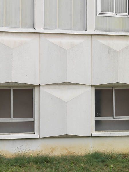 Détail de la façade créée par l'architecte Jean-Claude Dondel.
