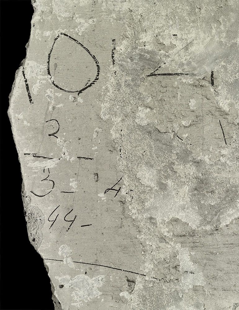graffiti de chambrée sur carreau de plâtre formant contre-cloison