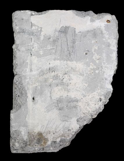 graffiti de chambrée sur carreau de plâtre formant contre-cloison