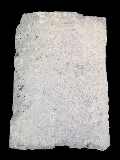 graffiti de chambrée sur carreau de plâtre formant contre-cloison