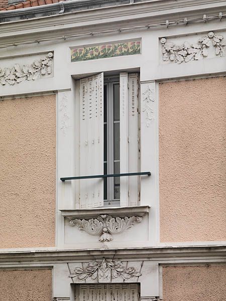 Ablon-sur-Seine, maison, 16 rue du Bac. Détail de l'élévation antérieure: vue d'une fenêtre du premier niveau.