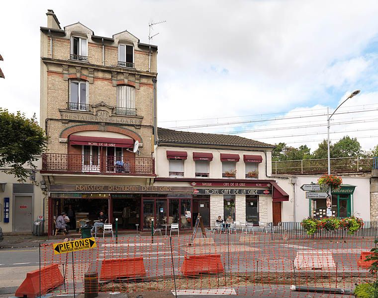 Ablon-sur-Seine, café-restaurant dit café-restaurant de la Gare, 37 rue du bac. Vue d'ensemble.