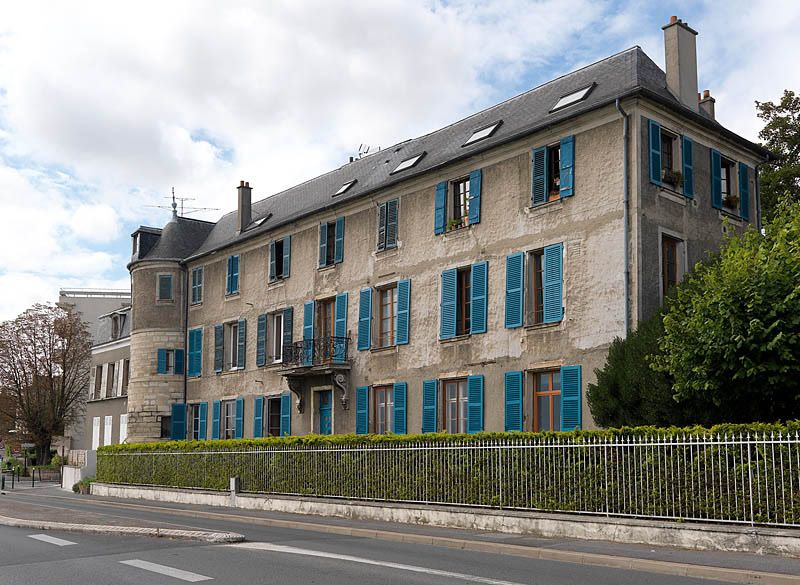 Ablon-sur-Seine, château, actuellement immeuble, 5 rue de l' Eglise. Elévation sur la Seine.