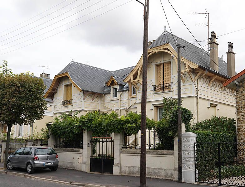 Villeneuve-le-Roi, maison en série (série de 4), 28, 30 avenue Henri Gilbert. Vue générale.