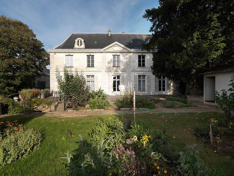 Villeneuve-Saint-Georges, demeure de notable dit château de Bellevue, 9 rue de Crosne. Façade sur jardin.