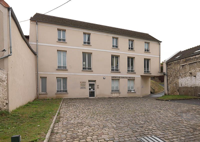 Villeneuve-Saint-Georges, maison, actuellement immeuble, 48 rue de Paris. Vue d'ensemble.