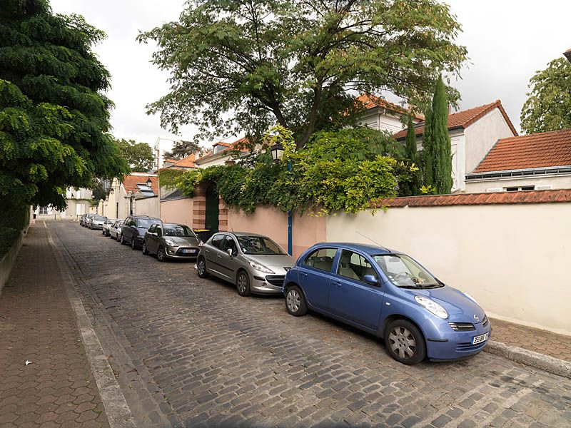 Choisy-le-Roi, maison en série (série de 6), 2 à 11 rue Auguste Blanqui. Vue du mur de clôture.