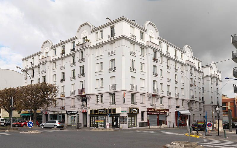 Choisy-le-Roi, ensemble d'édifices à cour commune, 50, 52 boulevard de Stalingrad, 46, 48 rue du Docteur Roux. Vue d'ensemble.