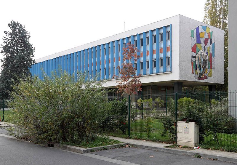 Alfortville, usine à gaz, quai d'Alfortville. Bâtiment administratif orné de la mosaïque de Fernand Léger. Photographie, 2011.