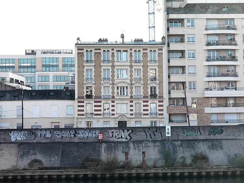 Alfortville, immeuble, 26 quai d' Alfortville. Vue générale en 2011.