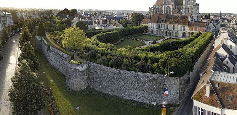 Vue panoramique prise depuis un ballon captif sur l'angle nord-ouest du castrum.