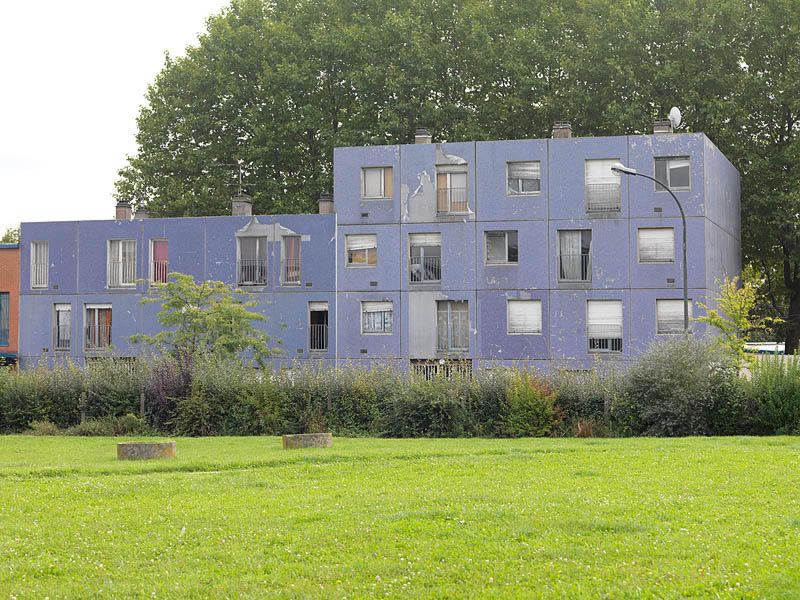 Vue des batiments de l'école rue de l'Autruche.