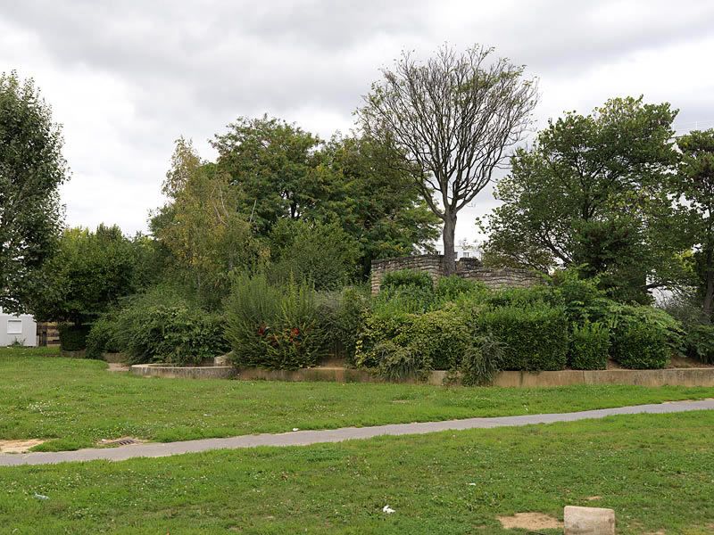 Quartier des Radras, le château fort.