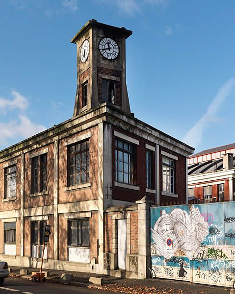 Ivry-sur-Seine, usine de peintures et vernis dite Compagnie Française des Pigments, 94, 96 rue Victor Hugo. Vue d'ensemble en 2011.