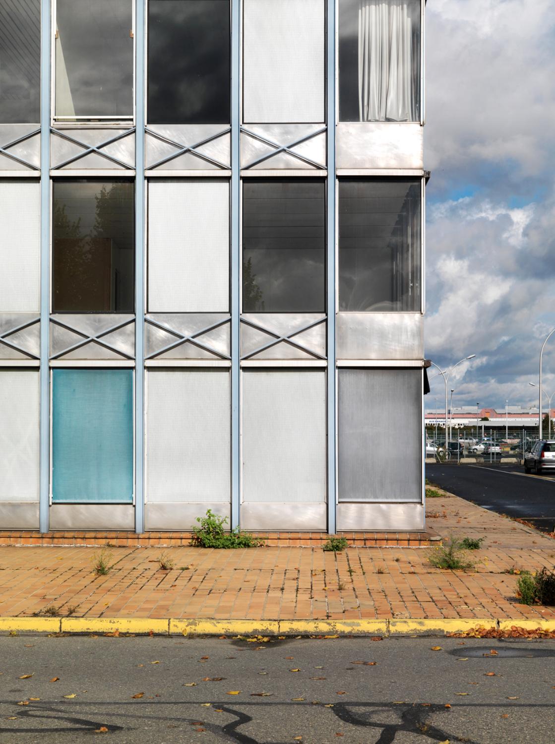 2012, le siège d'Air France ou bâtiment 363, angle est de la façade sud de l'aile sud vu depuis le sud.