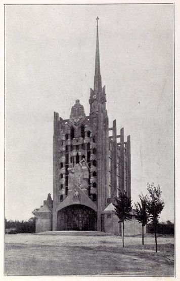 Eglise Sainte Thérèse à Elisabethville à sa construction. Carte postale, vers 1929. (AM Aubergenville).