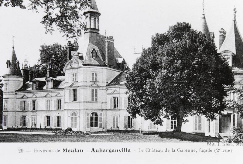 Façade du Château de la Garenne (2e vue). Carte postale, vers 1920. (AM Aubergenville).