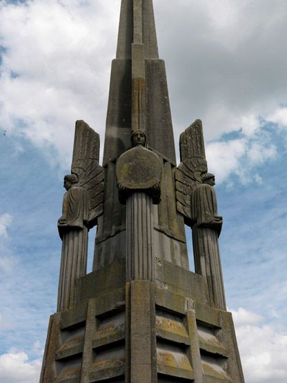 La flèche de l'église.