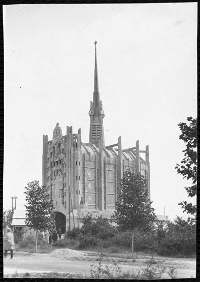 Façade latérale de l'église. Photographie, vers 1929. (IFA, Paris, Fonds Tournon).