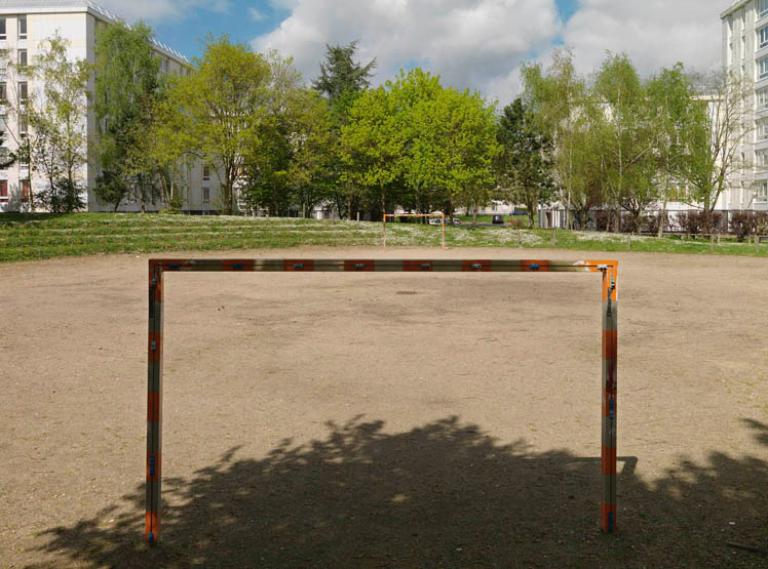 Le théâtre de verdure, aujourd'hui utilisé comme terrain de sport. 