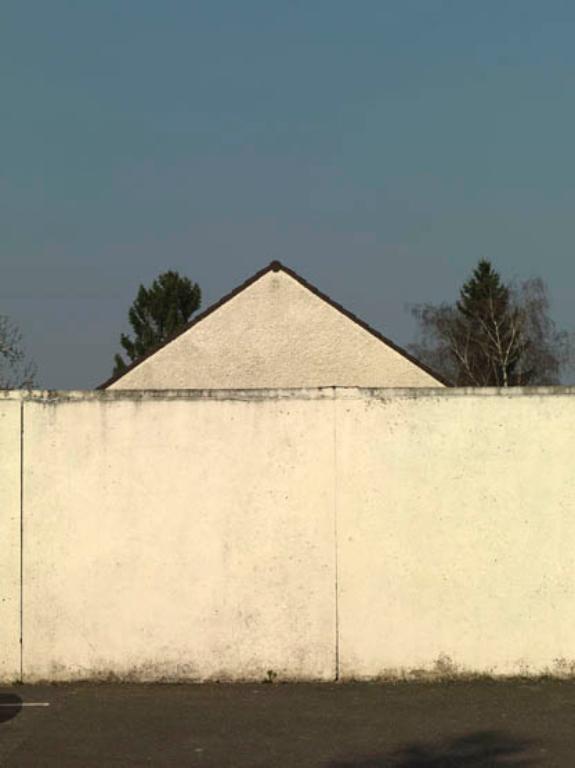 Mur-pignon d'un pavillon du domaine des Garandes. 