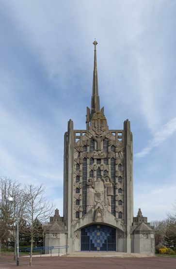 Façade principale de l'église.