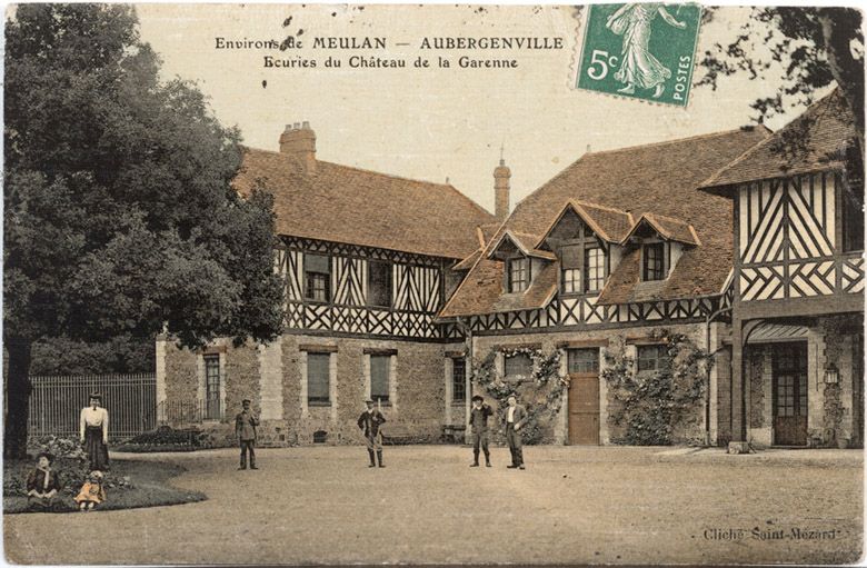 Les communs du château. Carte postale (coll. part.).