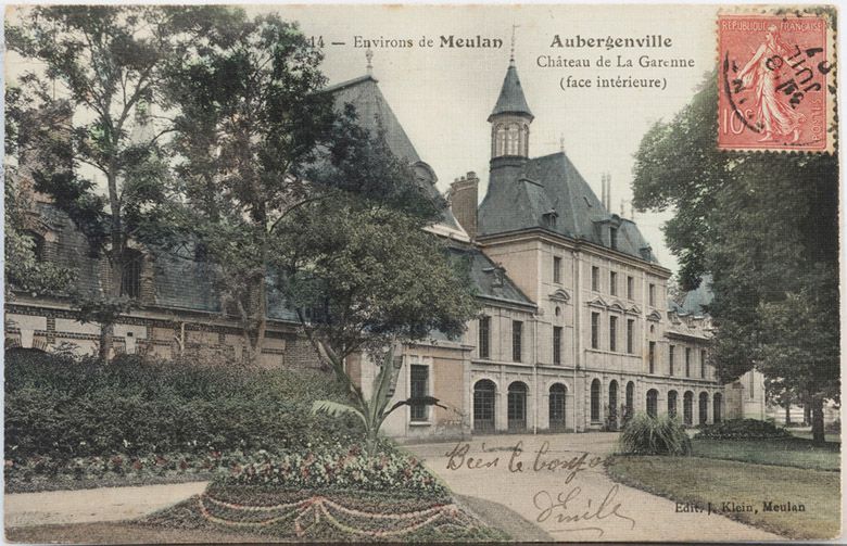 Façade intérieure du  château de la Garenne. Carte postale, vers 1925. (Collection particulière).