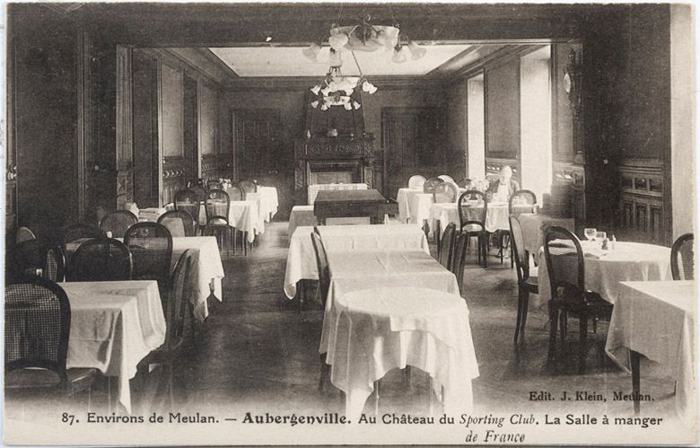 Salle à manger du château de la Garenne. Carte postale, vers 1929. (Collection particulière).