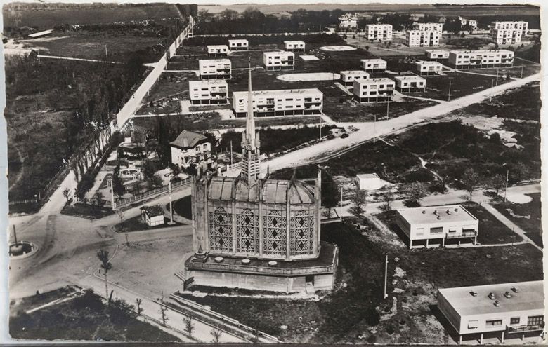 Vue générale de l'église. Photographie, vers 1930. (Collection particulière).