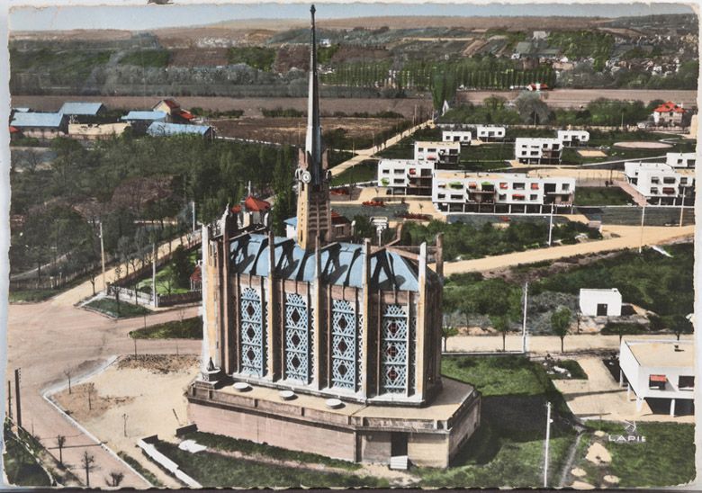Vue générale de l'église. Photographie, vers 1950. (Collection particulière).