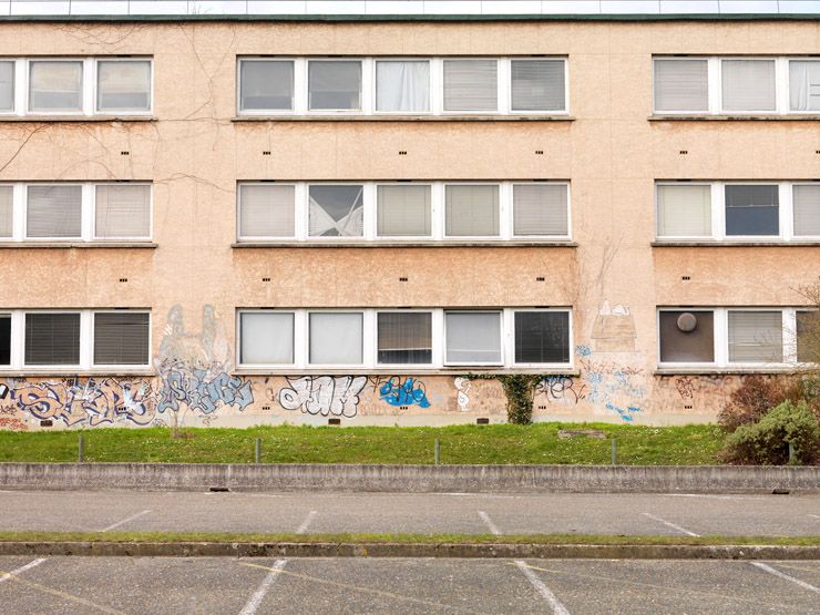 Bures-sur-Yvette, rue du Doyen-André Guinier. Université de Paris11-Orsay, vue d'un bâtiment d'enseignement et de recherche.