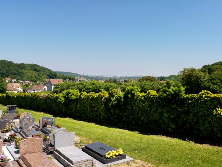 Vauhallan, route de Saclay. Vue vers Igny depuis le cimetière de Vauhallan.