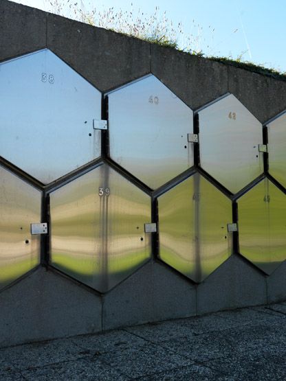 Détail des portes des enfeus.