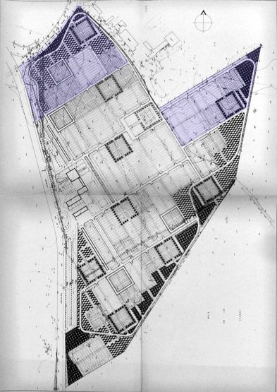 Dossier d'avant-projet, avril 1969. Plan de composition. Le parti des plantations est déjà lisible sur ce plan, Auzelle réservant les arbres de hautes tiges, en périphérie de l'équipement ou délimitant neuf vastes aires d'inhumation carrées (peupliers d'Italie). Des enfeus sous portiques délimitaient quatre autres aires d'inhumation carrées.