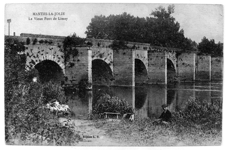 Le vieux pont de Limay. (Région Ile-de-France. Fonds CREDOP). Carte postale.