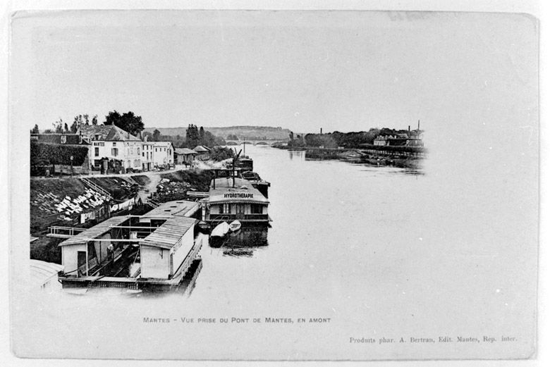 La Seine et l'établissement d'hydrothérapie. (Région Ile-de-France. Fonds CREDOP). Carte postale.