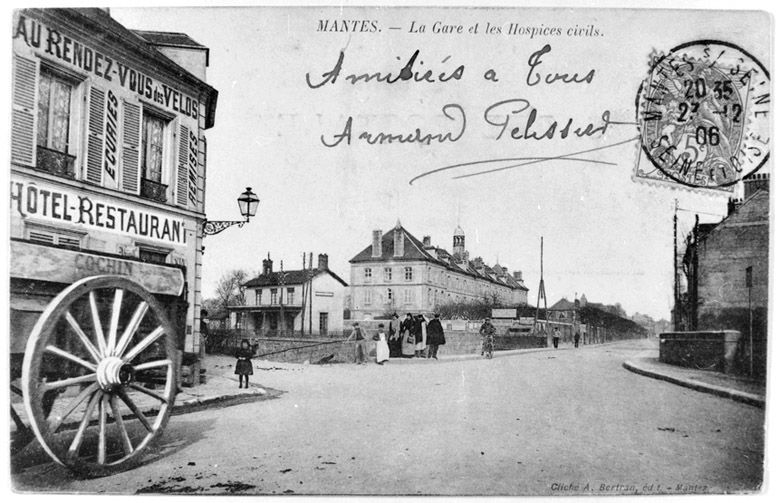 L'ancien hôpital. (Région Ile-de-France. Fonds CREDOP). Carte postale.