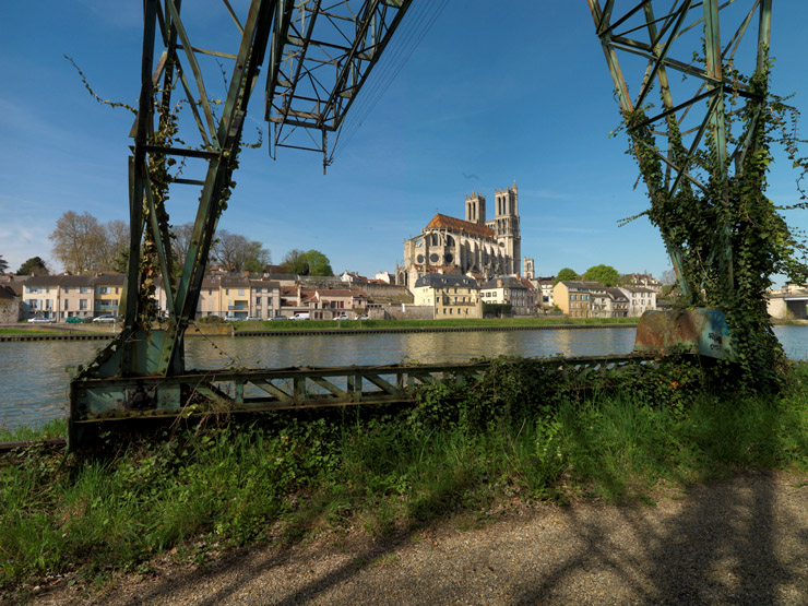 Vue de la ville ancienne depuis l'Île aux Dames.