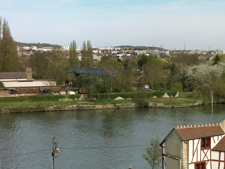 L'île aux dames : vue depuis la rive gauche.