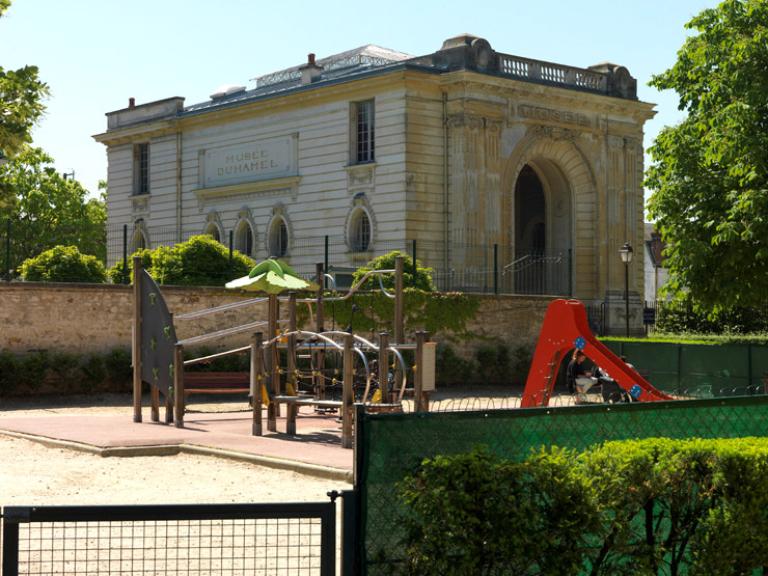 Vue de la façade latérale ouest.