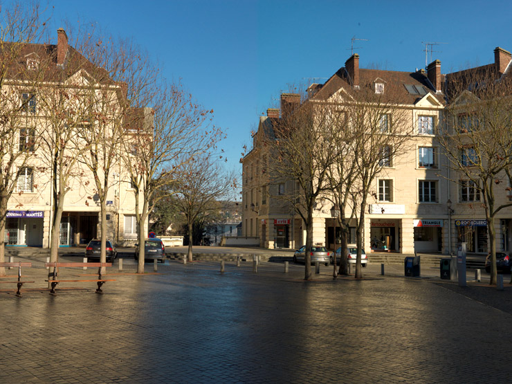 L'escalier monumental qui sépare les deux bâtiments de la place avait déjà été envisagé dans le projet de reconstruction de 1941.